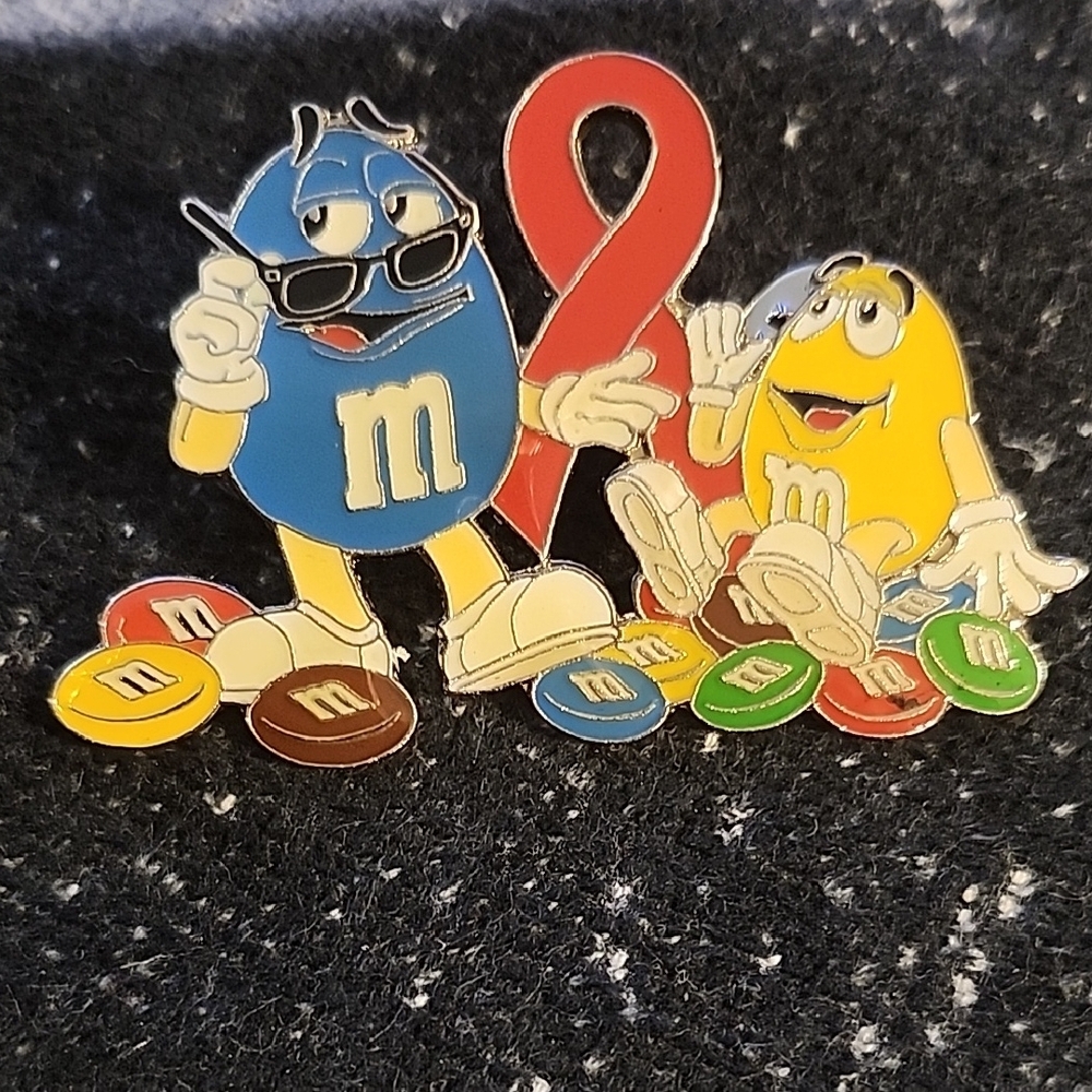 M&M's Blue and Yellow Character Pin